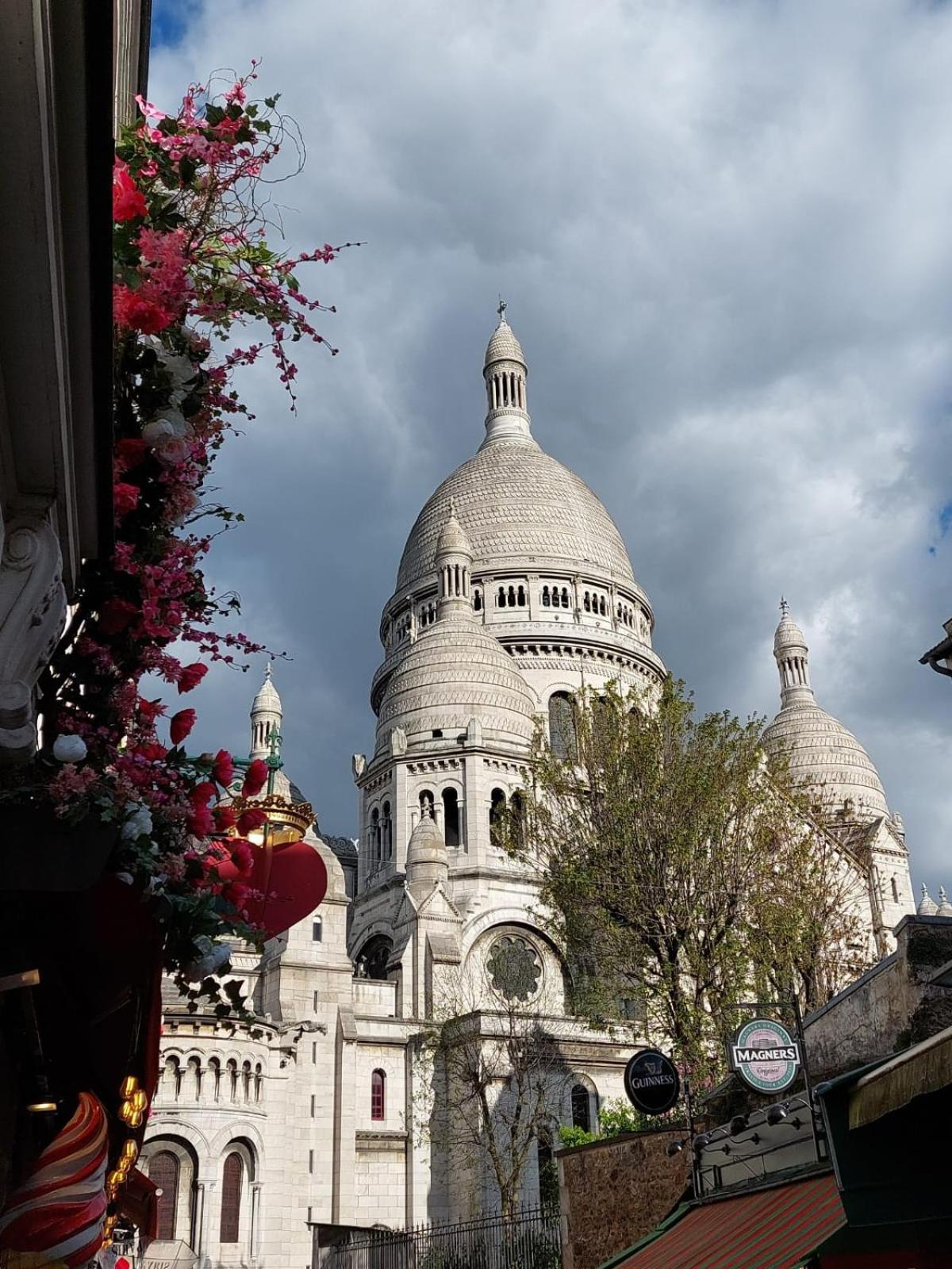 Perfect Studio Down The Sacre Coeur Paris Exterior foto